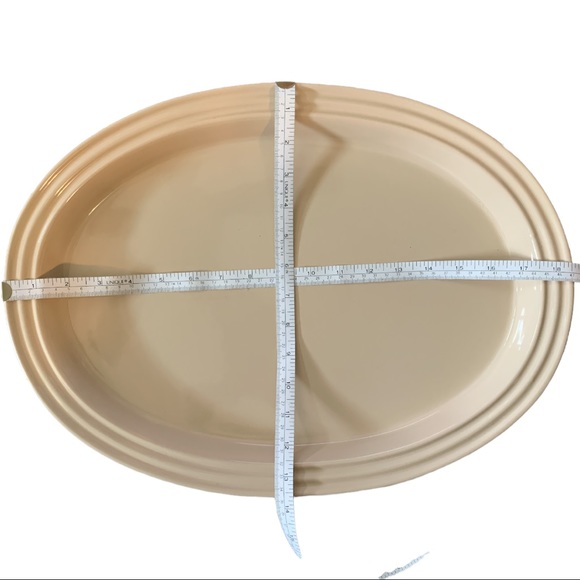 Le Creuset Oval Serving platter in Pink RARE - Picture 5 of 5